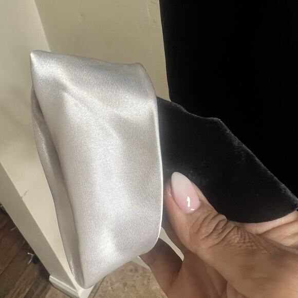 Ronni Nicole By Ouida Vintage Velvet Croppped Button Blouse Satin Collar & Cuffs - Picture 8 of 9